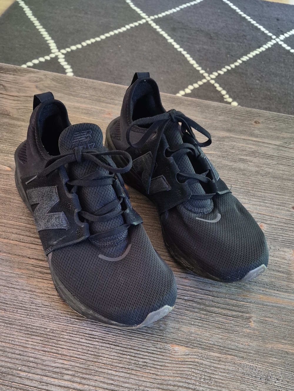 New Balance Men’s Black Athletic Running Sneakers